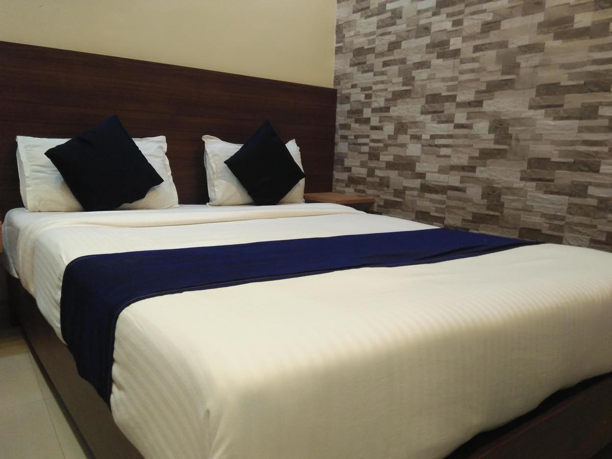 Hotel Gold Coast Bombay Eksteriør billede
